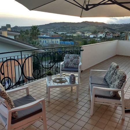 Apartament Seafront And Mountain View Penthouse Martinsicuro Zewnętrze zdjęcie