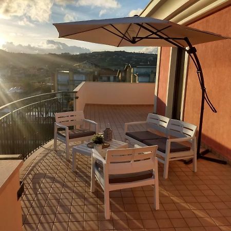 Apartament Seafront And Mountain View Penthouse Martinsicuro Zewnętrze zdjęcie