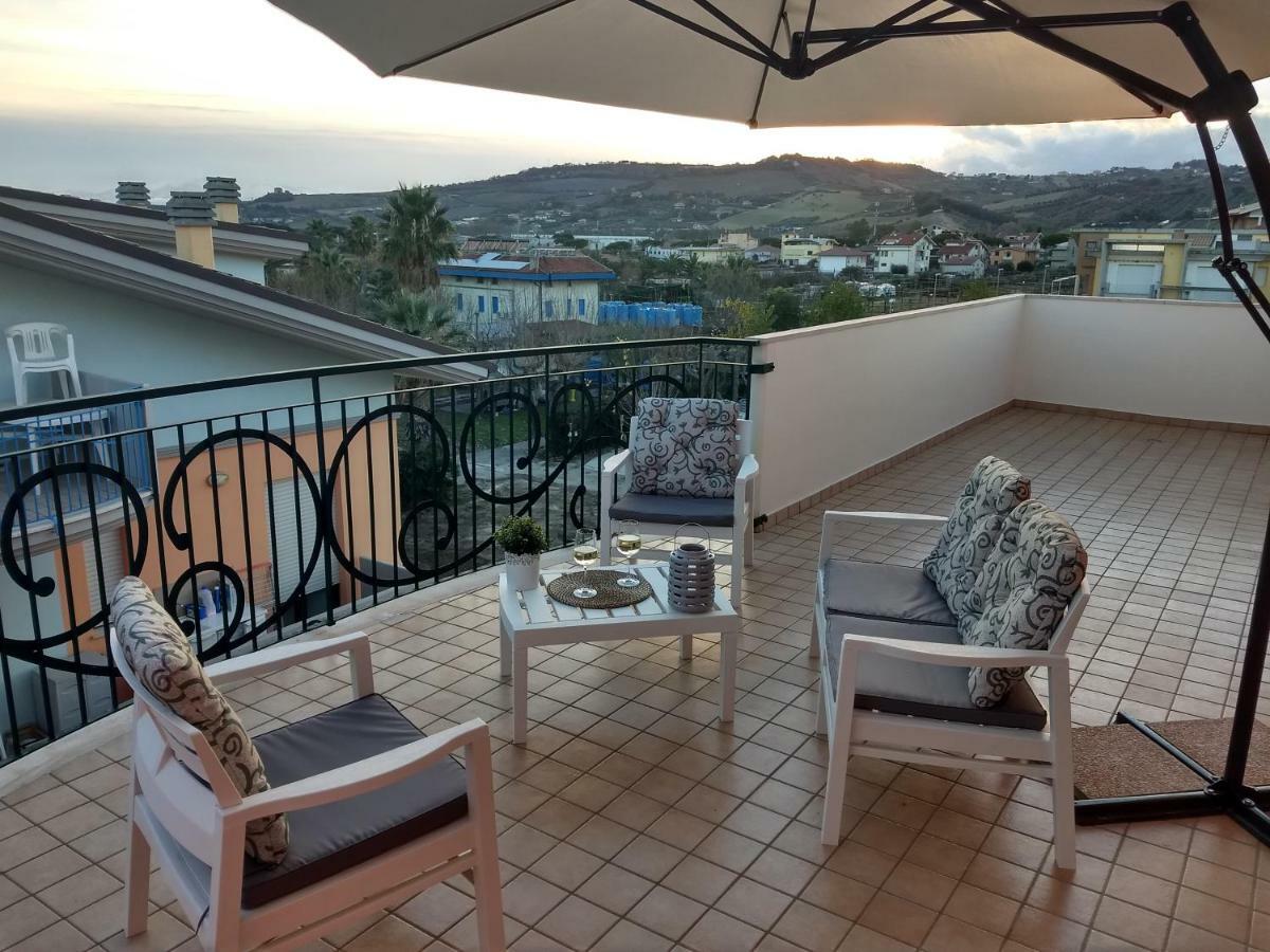 Apartament Seafront And Mountain View Penthouse Martinsicuro Zewnętrze zdjęcie